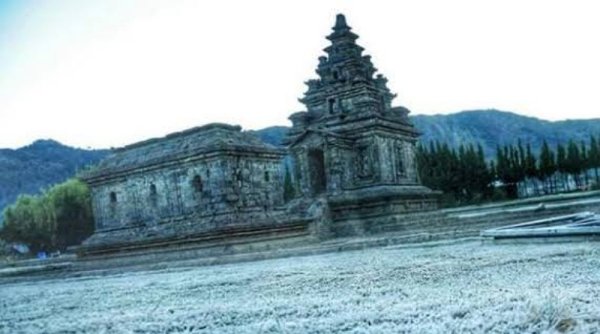 Fenomena Embun Beku Kembali Menyelimuti Dieng, Menjadi Daya Tarik Wisatawan Selama Tiga Hari Berturut-turut