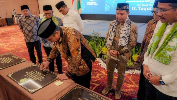 Menteri Agama Resmikan 28 Gedung Madrasah dan Tiga Gedung PLHUT di Jawa Barat