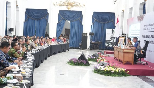 Rapat Koordinasi Pembangunan Jawa Barat: Pj. Bupati Bogor Asmawa Tosepu Hadiri Arahan Mendagri Tito Karnavian di Bandung