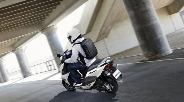 OJK: Seluruh Kendaraan Bermotor Wajib Ikut Asuransi Third Party Liability Mulai Januari 2025