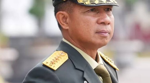 Panglima TNI Jenderal TNI Agus Subiyanto menggelar upacara pelantikan untuk 350 perwira