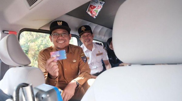Angkot AC Rute Terminal Jatijajar-Terminal Kota Depok Resmi Beroperasi