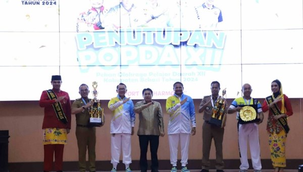 Cikarang Utara Pertahankan Gelar Juara Umum di Penutupan Popda XII Kabupaten Bekasi 2024