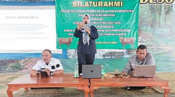 Polda DIY, DPKH, dan Dinkes Gunungkidul Gelar Vaksinasi dan Penyuluhan Hewan Ternak