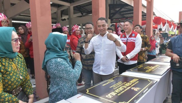 Wali Kota Eri Cahyadi Resmikan Gedung Serbaguna dan Fasilitas Umum di Eks Lokalisasi Moroseneng, Dorong Ekonomi Warga