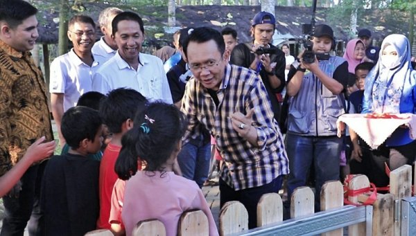 Pj. Bupati Bekasi Dani Ramdan Dorong Wisata Industri Jadi Ikon Utama dalam Acara Ngobrol Asik di Kawung Tilu