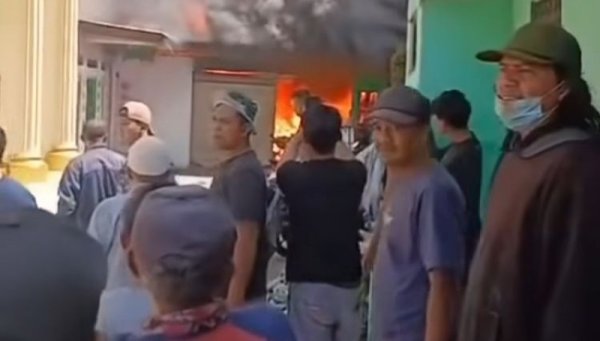 Kebakaran Hebat Melanda Pasar Induk Caringin, Kota Bandung