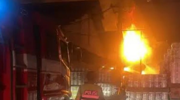 PT Avia Avian Tbk (AVIA) Menanggapi Kebakaran Gudang di Sidoarjo