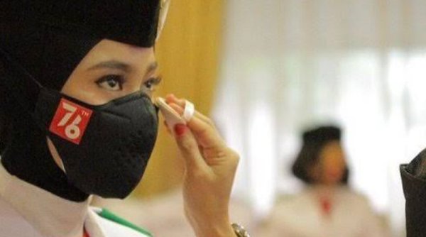 Pasukan Pengibar Bendera Pusaka (Paskibraka) Jalani Kelas Make Up di Cibubur Agar Tampil Cantik Dan Tampan Saat Upacara di IKN