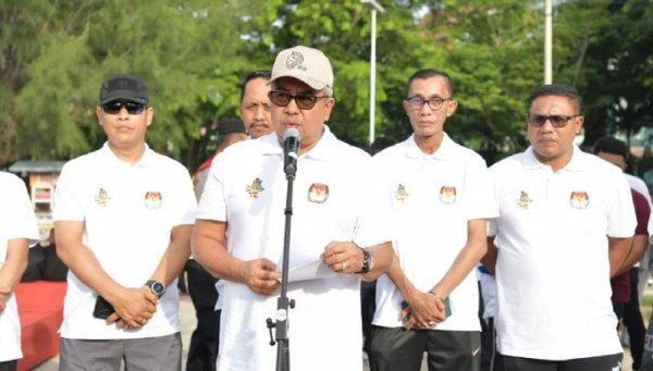 Ribuan Peserta Meriahkan Jalan Sehat Pilkada Aceh 2024