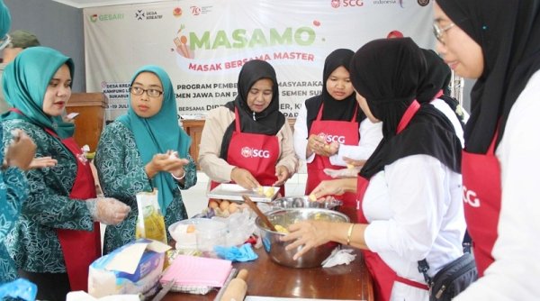SCG dan Kemenparekraf Dorong Pengembangan Desa Kreatif melalui Pelatihan Kue Kering Ikan Lele di Sukabumi