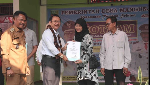 Pemkab Bekasi Gelar Botram di Desa Mangunjaya: Pj Bupati Dani Ramdan Dorong Transformasi Digital