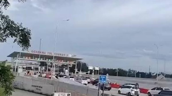 Seorang Anak Tewas Tertabrak Mobil di Jalan Tol Cijago Saat Mengejar Layangan