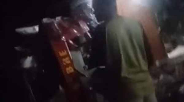 Mobil Pemadam Kebakaran Tertabrak Kereta Api Barang di Haurgeulis, Indramayu