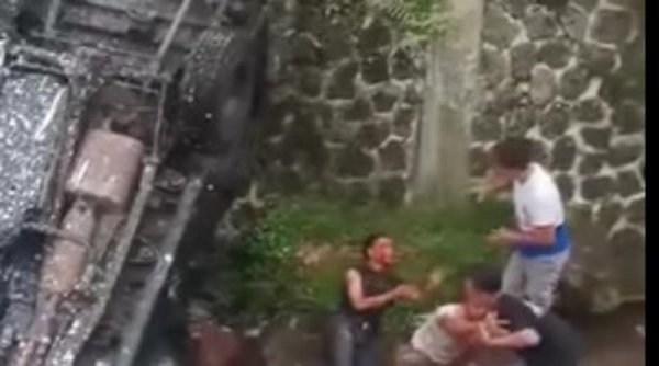 Mobil Terjun ke Jurang di Jumprit, Temanggung, Korban Luka Ringan Dilarikan ke RS