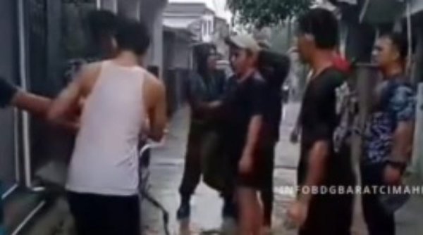 Dua Maling Motor Babak Belur Dihajar Warga Nata Endah, Ketahuan Saat Beraksi