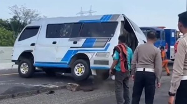 Kecelakaan Beruntun di Tol Pekalongan - Pemalang KM 330, Beberapa Kendaraan Ringsek