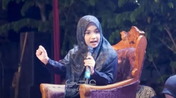 Ning Umi Laila: Pendakwah Muda Gen Z yang Menggebrak Dunia Dakwah dengan Gaya Segar dan Inspiratif