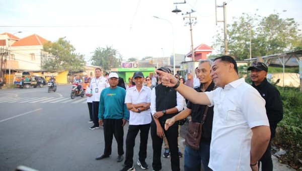 Wali Kota Eri Sidak Pelebaran Jalan di Simpang Lima Keputih, Sudah Tak Macet Setelah 15 Tahun