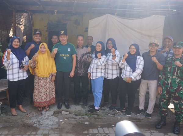 Plt Bupati H Subandi Bersama Baznas Bantu Perbaikan Empat Rumah Warga di Gedangan dan Buduran
