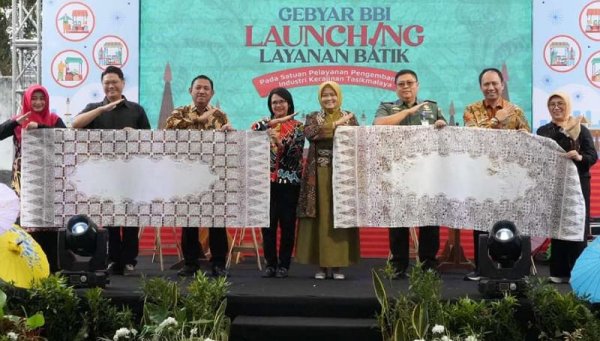 Penjabat Ketua Dekranasda Jawa Barat Buka Acara Gebyar Bangga Buatan Indonesia di Tasikmalaya