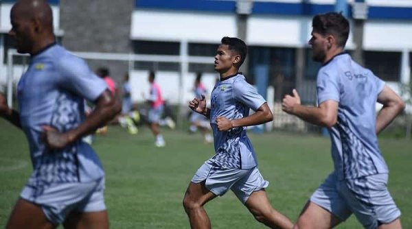 Dimas Drajad Langsunggeber Latihan Perdana, Siap Perkuat Persib di Liga 1!