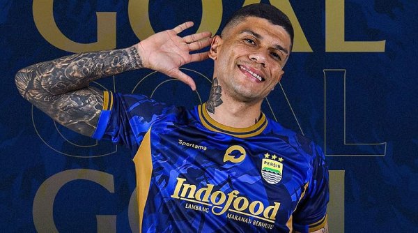 Persib Bandung Dominasi Babak Pertama, Unggul 2-0 Atas PSM Makassar!