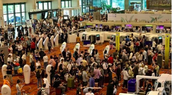Bandara Changi Kacau Akibat Gangguan Sistem Microsoft, Penumpang Mengantre Panjang dan Dicek Manual