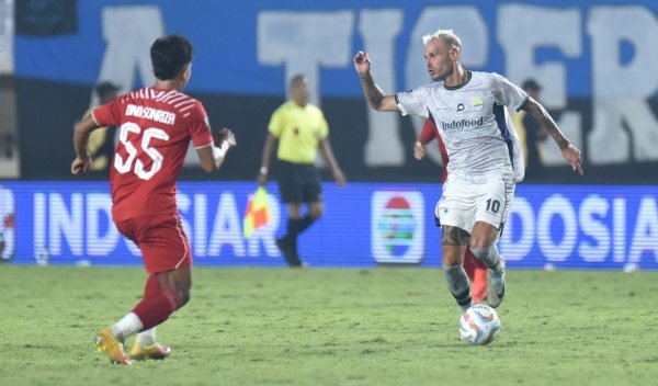 Tyrone Del Pino Ramos Kembali Tampil Membela PERSIB: Penampilan Perdana di Piala Presiden 2024