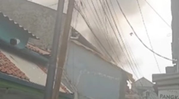 Kebakaran Melanda Pemukiman Padat Penduduk di Jalan Pagarsih, Bandung
