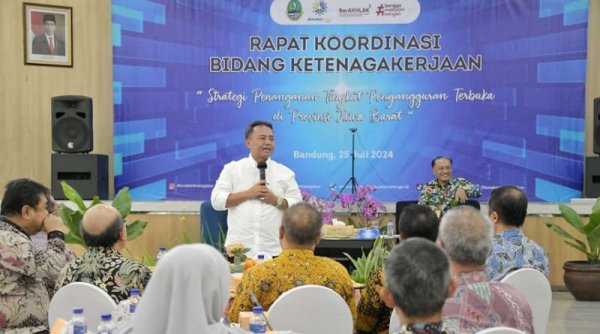 Sekda Jabar Ajak Disnakertrans Bergerak Progresif untuk Tekan Pengangguran