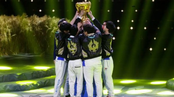 KPL Dream Team Menjuarai Honor of Kings Invitational Midseason 2024 di Riyadh