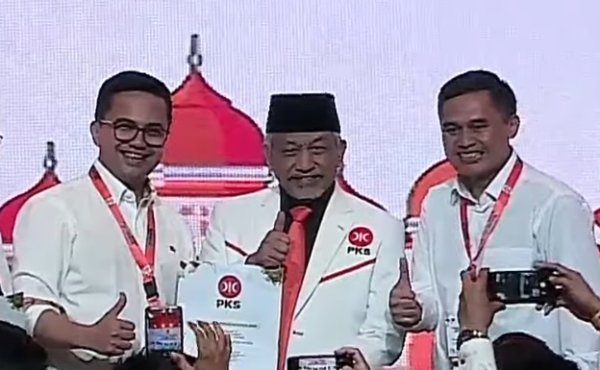 Pilkada Bandung 2024, Persaingan Menghangat, Dua Paslon Terima Dukungan Resmi
