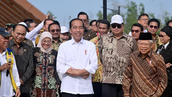 Presiden Jokowi Didampingi Menag Yaqut Cholil Qoumas Tinjau Kawasan Inti IKN