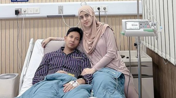 Kondisi Kritis Sonny Septian: Nyaris Stroke Akibat Keracunan Makanan, Fairuz A Rafiq Beri Penjelasan