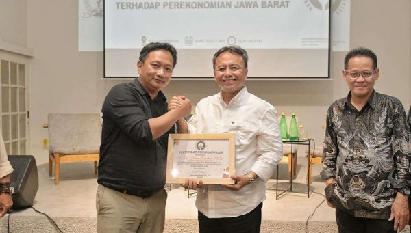 Sekda Jabar Herman Suryatman Hadiri Dialog Publik Bandung Geopolitik Studies