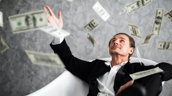 Mitos atau Fakta: Usia 35 Tahun Penentu Status Keuangan?