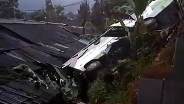 Bus Pariwisata Kecelakaan di Jalan Cikopo Selatan, Sembilan Penumpang Luka