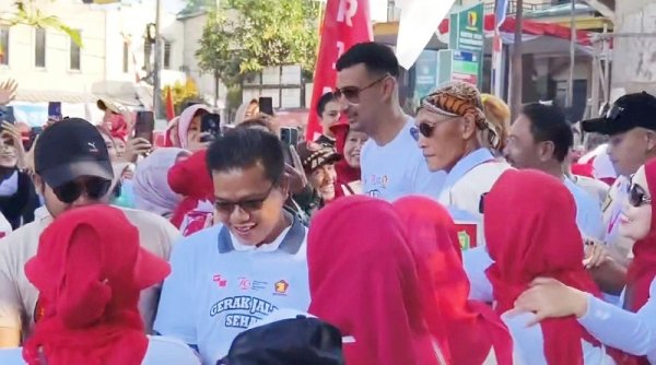 Warga Antusias Ikuti Gerak Jalan Peringatan HUT Kemerdekaan RI ke-79 yang Digelar Gerindra Kab. Bandung