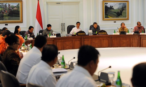 Turunnya Kinerja PMI Manufaktur Indonesia Jadi Sorotan Jokowi dalam Sidang Kabinet di IKN
