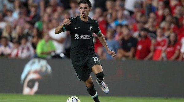 Curtis Jones Bersinar, Liverpool Bungkam Manchester United 3-0 dalam Laga Pramusim