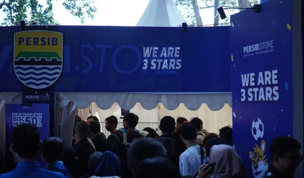 Pesta Rakyat PERSIB: Meriahkan Bandung dengan Diskon Merchandise Hingga 50 Persen