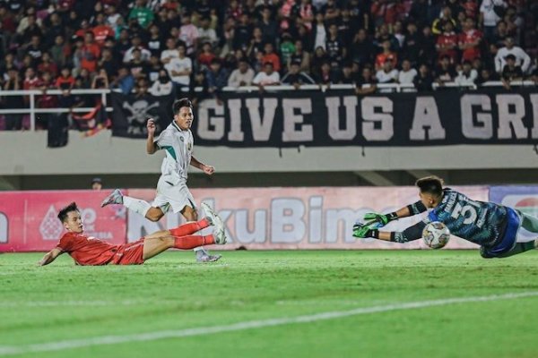 Kontroversi Persiapan Persebaya Surabaya Menuju BRI Liga 1 2024/2025: Sanksi untuk Toni Firmansyah