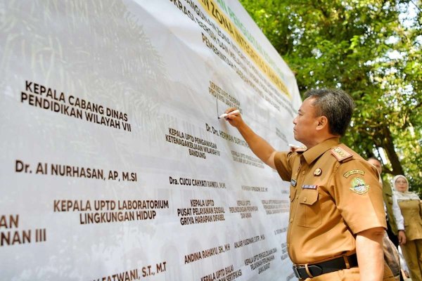 Herman Suryatman Hadiri Pencanangan Zona Integritas di Jawa Barat, Fokus pada Kesejahteraan Masyarakat
