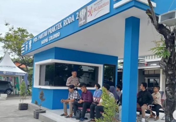 Provos Cek Pelayanan di Satpas Colombo Polrestabes Surabaya, Tutup Akses Masuknya Calo 2024