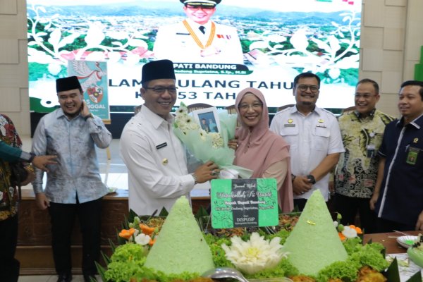 Teguh Purwayadi Sebut Bupati Bandung dan Bunda Literasi Satu-satunya Pasangan Kepala Daerah di Indonesia yang Menghasilkan Buku