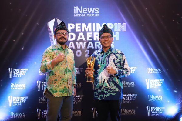 Wow! Dinilai Kepala Daerah Kolaboratif, Bupati Dadang Supriatna Raih Penghargaan Pemimpin Daerah Awards 2024