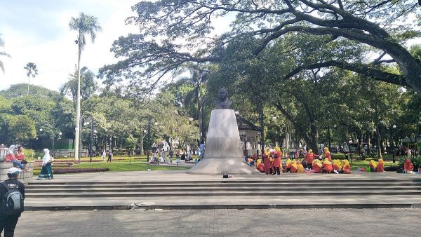 Sudah Pernahkah Anda Mengunjungi Taman Dewi Sartika? Simak Alasan Kenapa Tempat Ini Layak Dikunjungi