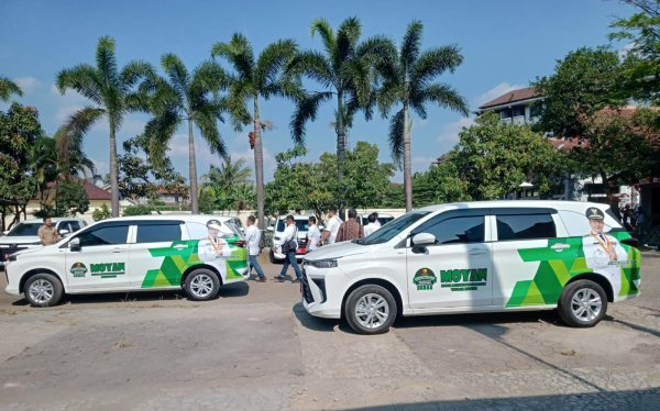 Bupati Dadang Supriatna Serahkan 10 unit Mobil Pelayanan Kelurahan, Semoga Bermanfaat Bagi Kebutuhan Warga Masyarakat