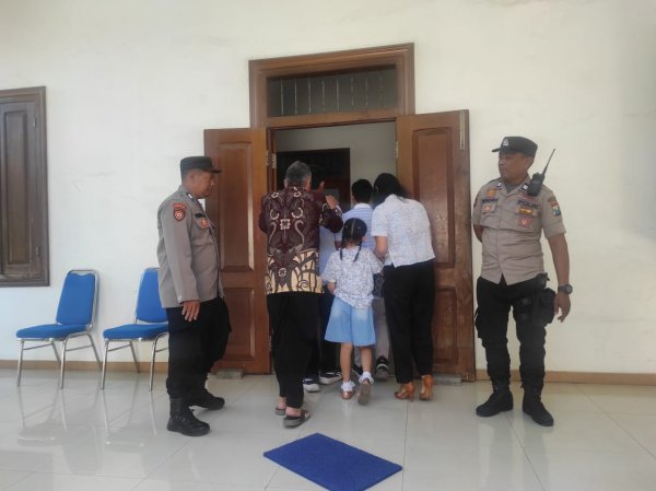 Polisi Sidoarjo Wujudkan Rasa Aman Ibadah di Gereja